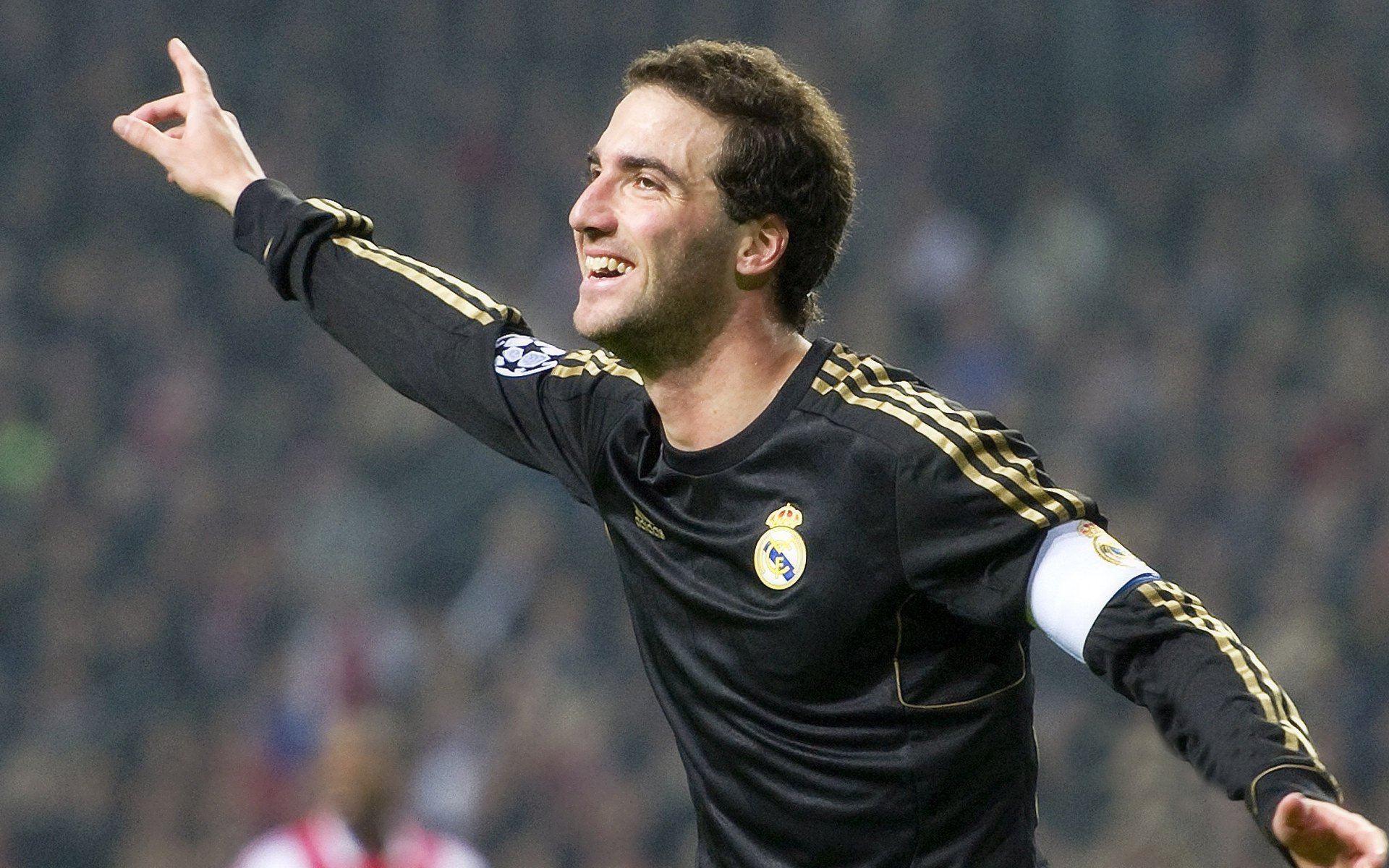 拉齐奥核心组织引导全队攻势，拉齐奥位置